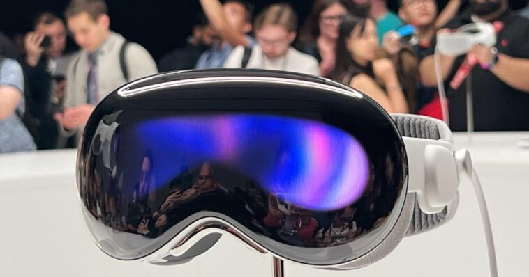 Apple’s pitch for the Vision Pro couldn’t be more different than the Meta Quest | Engadget