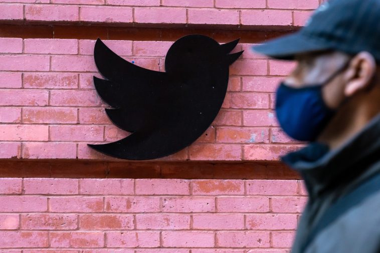 Twitter mistakenly suspended users after extremists abused its private image policy
