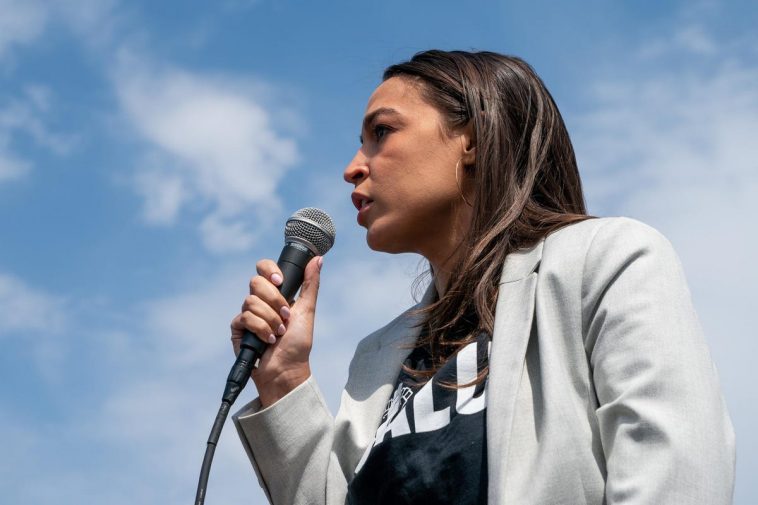 A Twitter Poll About Trusting Elon Musk Versus Alexandria Ocasio-Cortez Went Sideways Really Fast