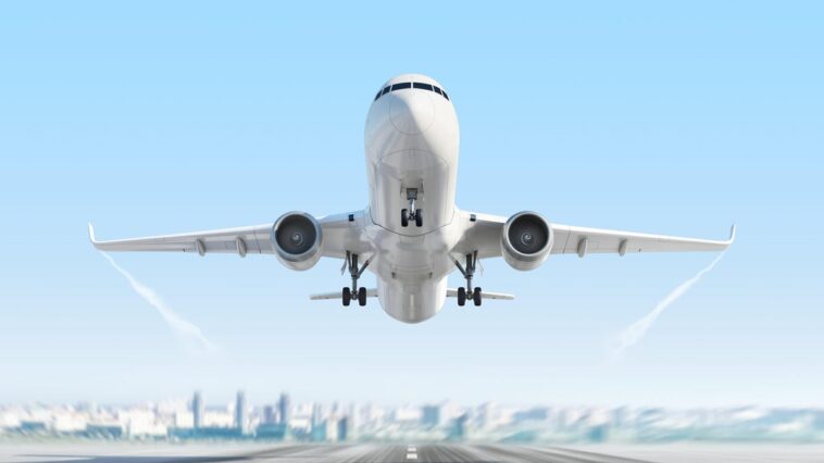 Council Post: VR For Flight Training: Benefits And Challenges