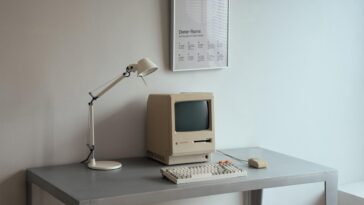 Lofree’s Block Mechanical Keyboard Has A Wonderfully Retro Design And A Great Typing Action