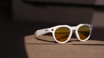 Meta and Oakley announce new 'perfomance AI' smart glasses for athletes