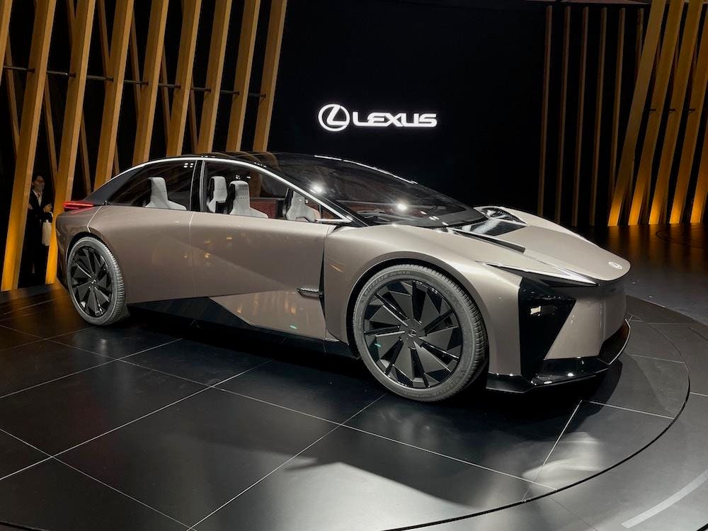 Lexus Previews Flagship EV Boasting 620 Mile Range!