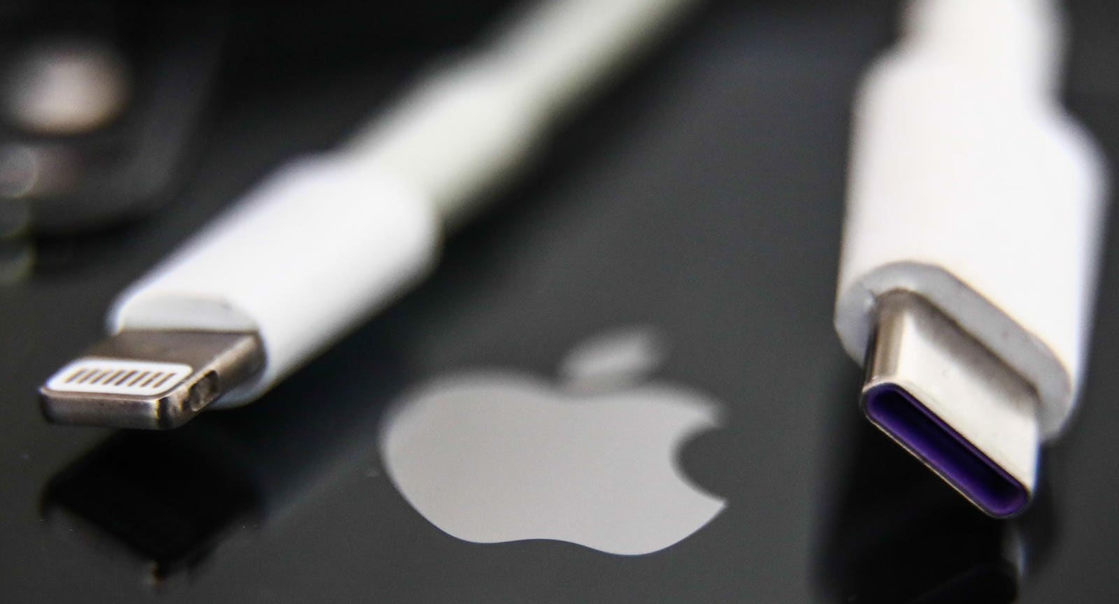 Why You Should Stop Using Other People’s iPhone Chargers