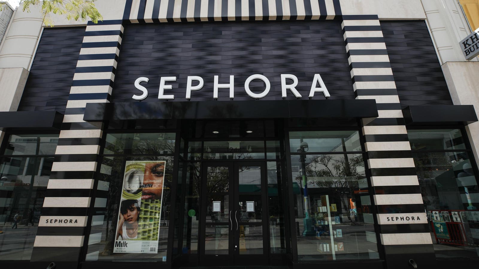 Sephora-Sold Body Butter Isn’t Spider Seducer, Experts Say, After Viral Review