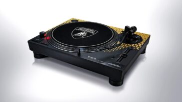 Technics Unveils Its Lamborghini Direct Drive Turntable System SL-1200M7B