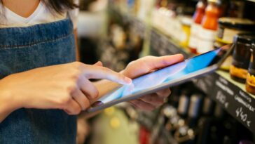 How AI Helps Retailers Navigate Economic Uncertainty