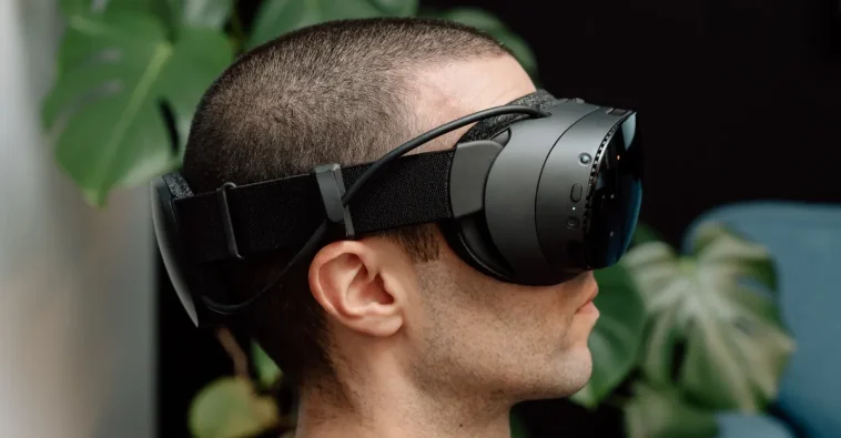 Valve's 13-Ton VR Headset Import Signals Big VR Plans Valve's 13-Ton VR Headset Import Signals Big VR Plans