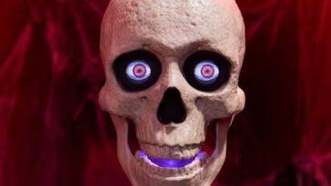 Home Depot has a new animatronic version of Skelly the skeleton