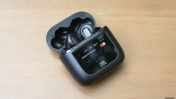 JBL Tour Pro 2 review: Welcome to the smart case era