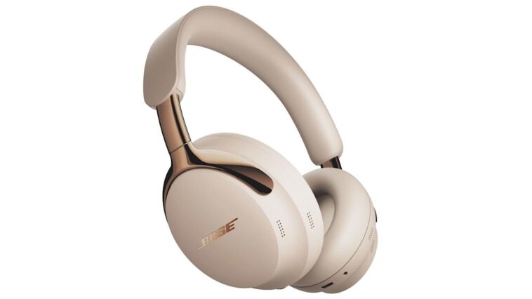 Bose overhauls the QuietComfort Ultra Headphones with lossless audio and longer battery life Bose overhauls the QuietComfort Ultra Headphones with lossless audio and longer battery life