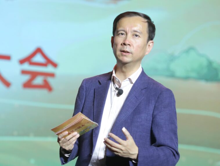 Alibaba CEO Daniel Zhang Steps Down, Eddie Wu and Joseph Tsai Step up
