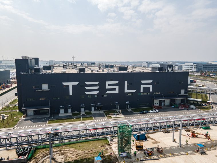 Tesla Will Lay Off 10,000 Workers Because Musk has a “Super Bad Feeling” Tesla Will Lay Off 10,000 Workers Because Musk has a “Super Bad Feeling”
