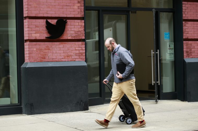 Twitter CEO Agrawal Fires More Senior Execs Ahead of Musk Takeover