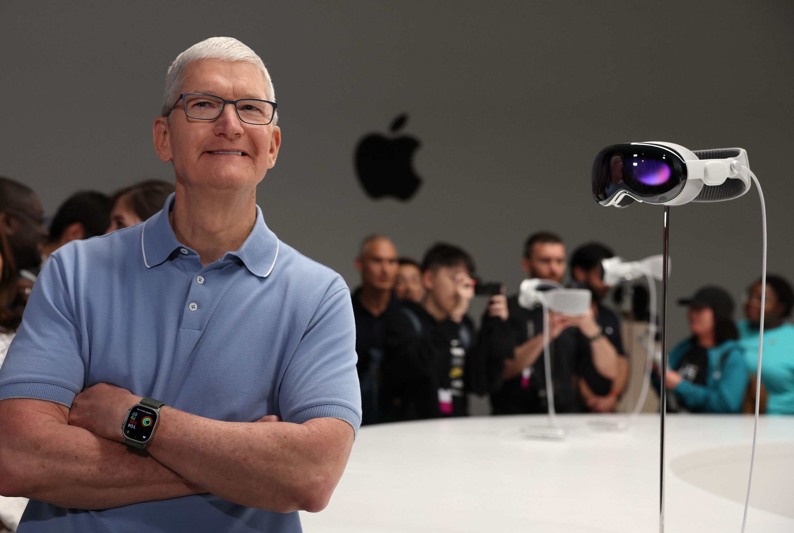 Meta and Google CEOs Offer Mixed Early Reviews of Apple’s Vision Pro