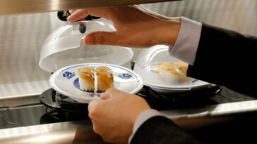 A Japanese conveyor-belt restaurant will use AI cameras to combat 'sushi terrorism' | Engadget