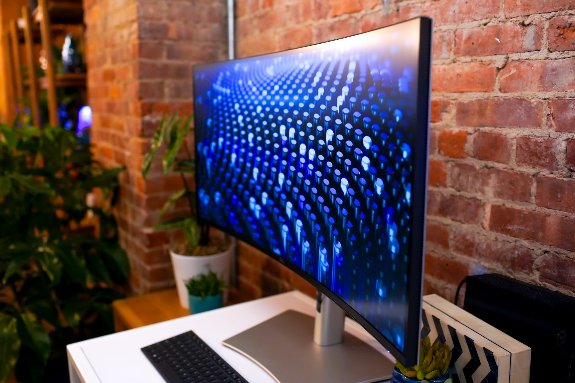 Dell unveils its curved 40-inch 5K monitor at CES, claiming 'five-star eye comfort'