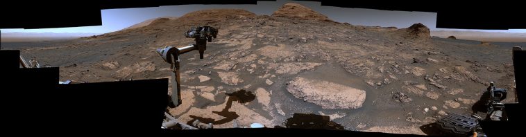 NASA's Curiosity rover video shows a fresh panoramic view of Mars NASA's Curiosity rover video shows a fresh panoramic view of Mars
