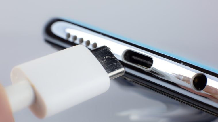 Europe may require all phone manufacturers to use USB-C charging